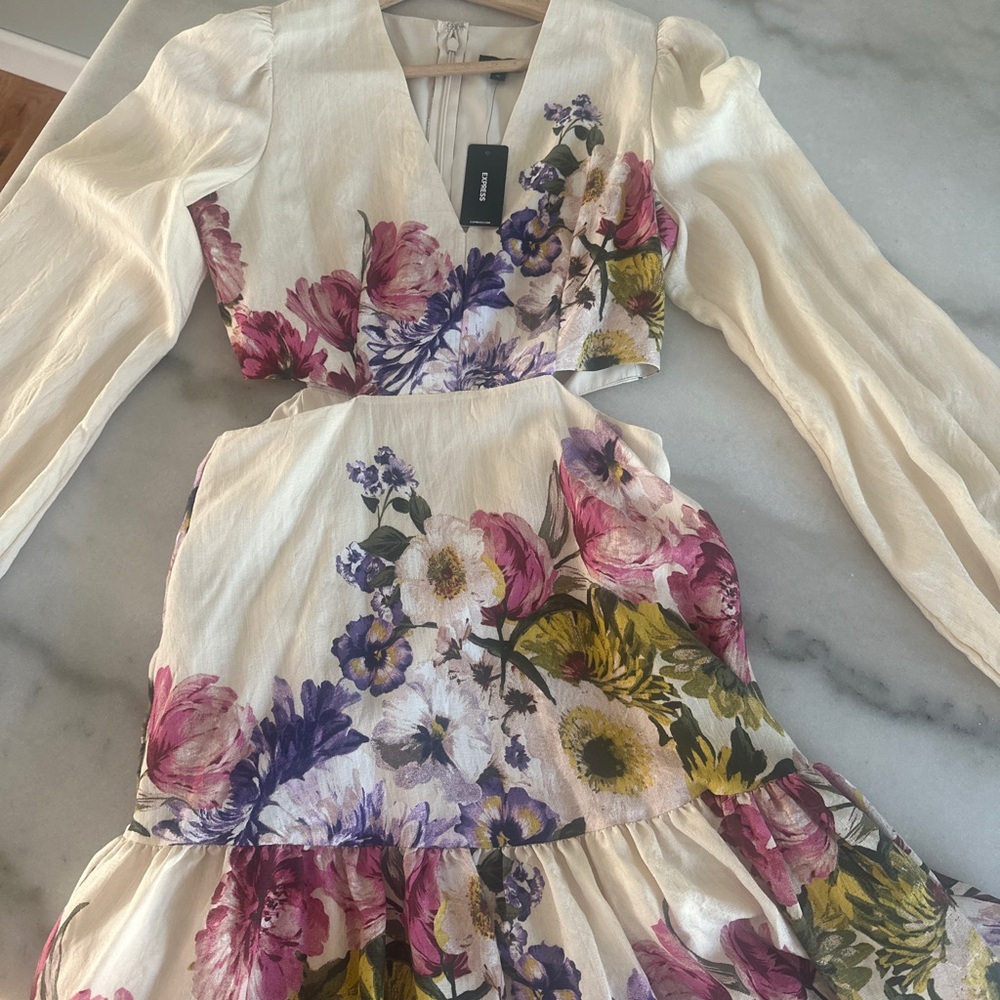 Elegant Floral V-Neck Dress